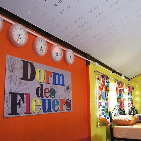 Dorm Des Fleurs Hostel Khao Lak Exterior foto