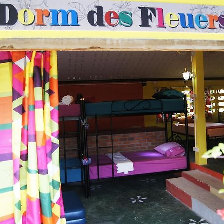 Dorm Des Fleurs Hostel Khao Lak Exterior foto
