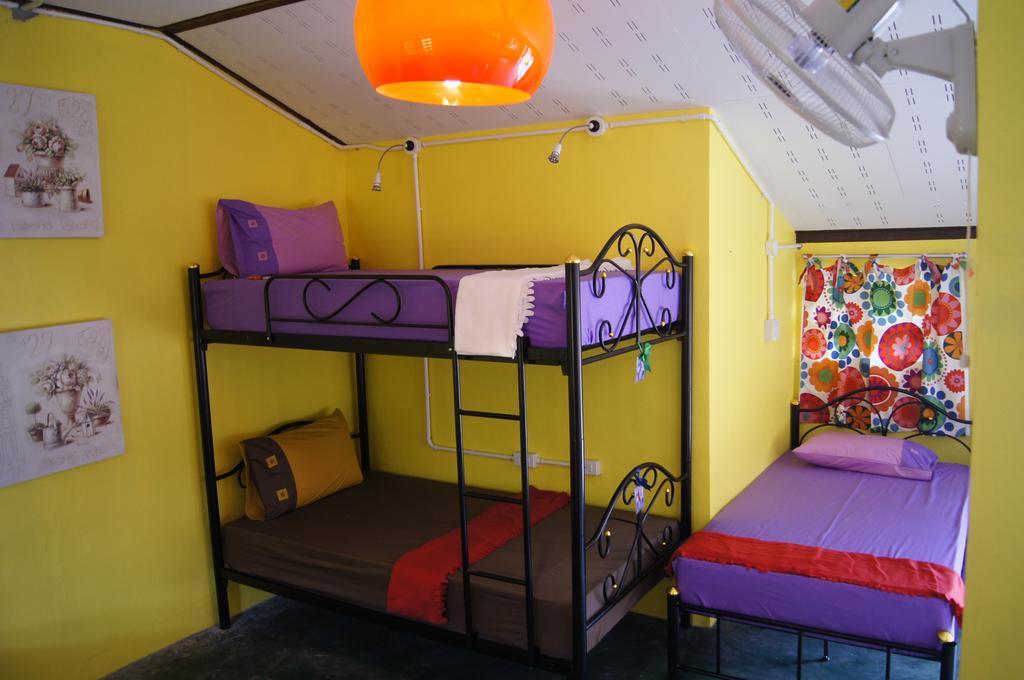 Dorm Des Fleurs Hostel Khao Lak Quarto foto