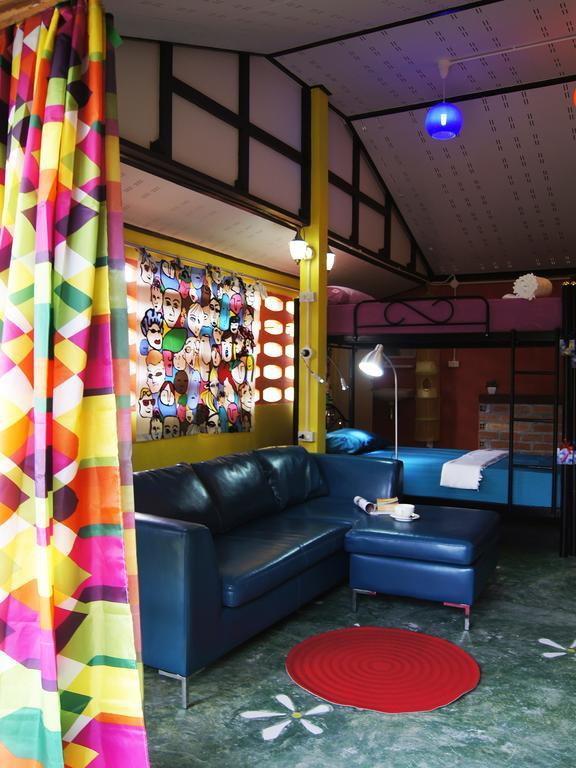 Dorm Des Fleurs Hostel Khao Lak Exterior foto