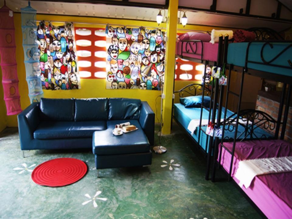 Dorm Des Fleurs Hostel Khao Lak Exterior foto