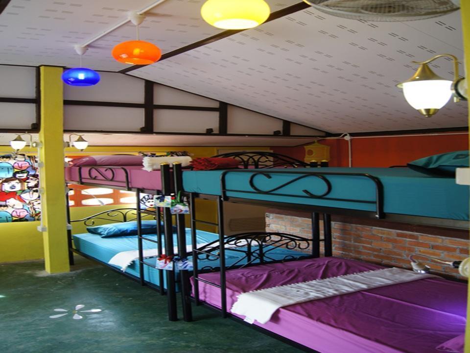 Dorm Des Fleurs Hostel Khao Lak Exterior foto
