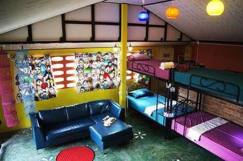 Dorm Des Fleurs Hostel Khao Lak Exterior foto