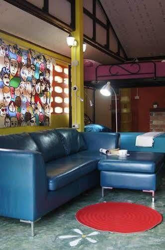 Dorm Des Fleurs Hostel Khao Lak Exterior foto